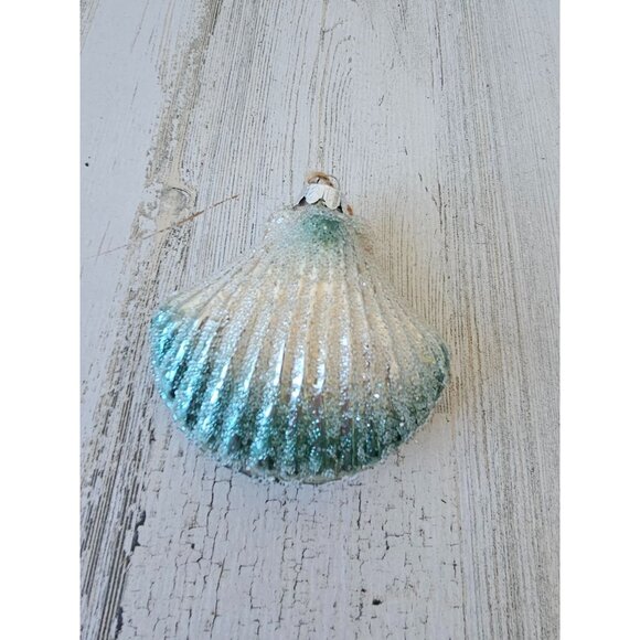 Glass beaded seashell shell ornament green silver nautical beach Xmas tree - Picture 1 of 7